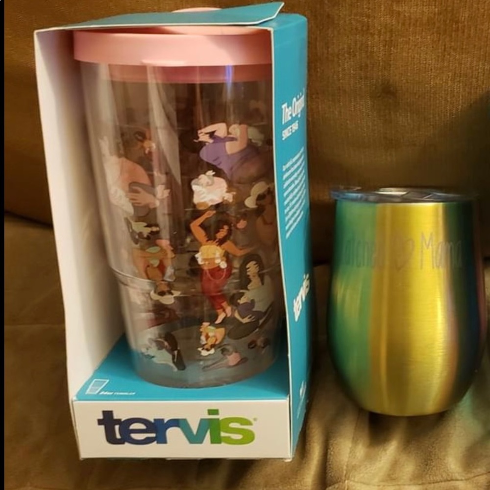 Latched mama tumblers